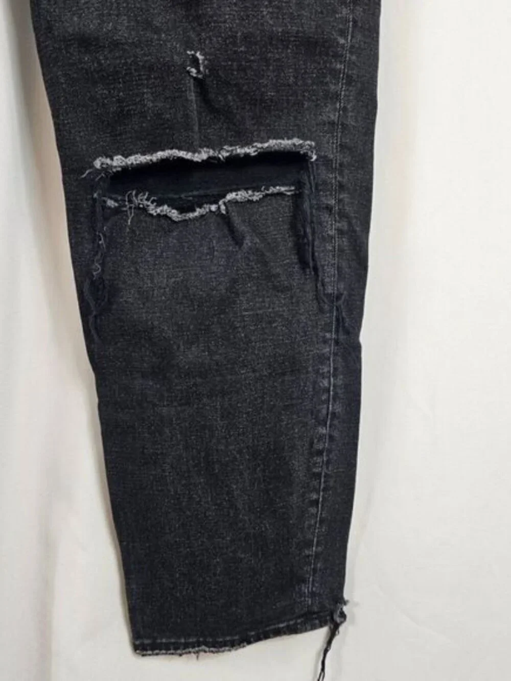 Abercrombie & Fitch The Mom High Rise Jean In Black - Size 14L - Picture 5 of 10